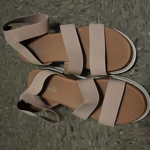 Pink sandles